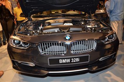 BMW تطلق الفئة السادسة والجيل السادس من الفئة الثالثة في بيروت